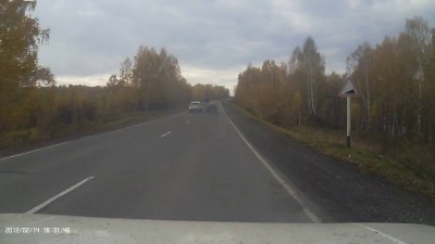 KIA подбил УАЗик на встречке
