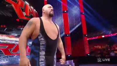 Американский рестлер надругался над российским флагом