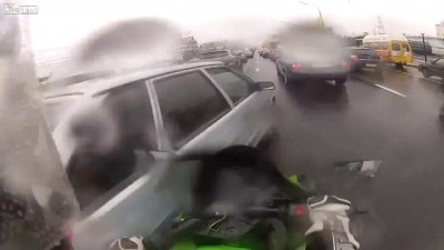 Внимание, мотоциклисты: смотрим в оба!