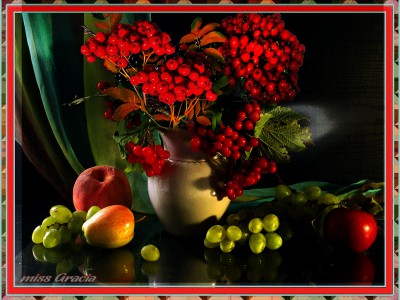 Вновь гроздья рябины горят как огни...