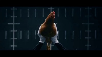 Mercedes-Benz TV: MAGIC BODY CONTROL TV commercial "Chicken"