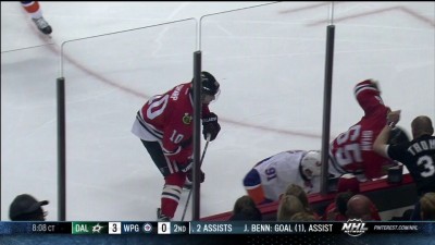 Лидер Айлендерс Джон Таварес выплюнул зубы во время матча