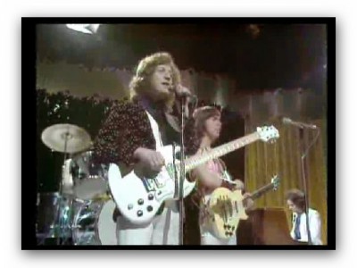 Slade - Hot Does It Feel.