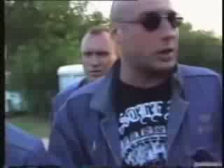 Как танцует крабика