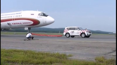 Nissan в течение 2 часов пытался сдвинуть