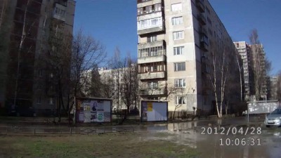 вода перекрыта-жильцы работают вёдрами