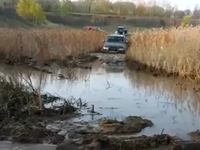 УАЗ и Хаммер в одной луже