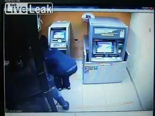 Как обокрасть банкомат за 1 минуту