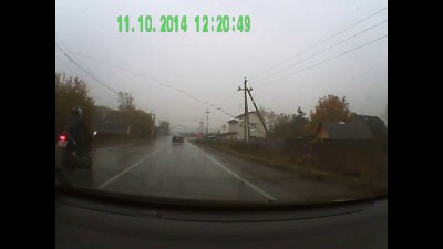 Дождь льет в лицо, а мы по встречке летим...