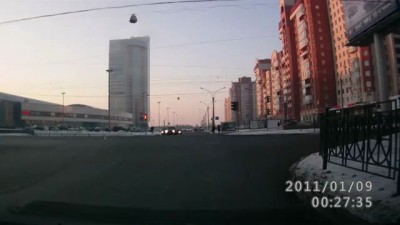 С мигалкой же, блеать!