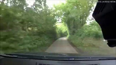 Довольно узкая дорога