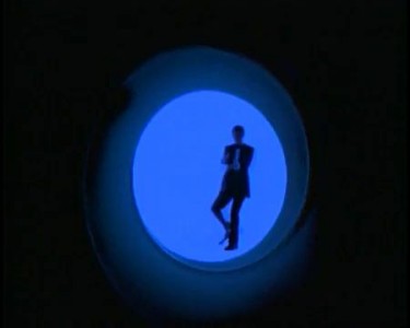 Из к-ма "Агент 007"-Тина Тернер