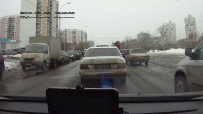 Марьино, чуть не сбил пешехода на зебре.