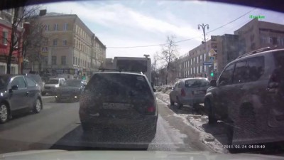 Снег с крыши