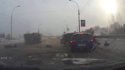Опытный водитель "скорой"!
