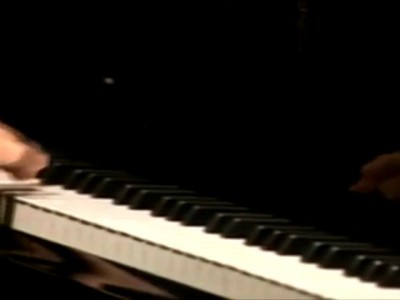 Путин играет, собака поёт