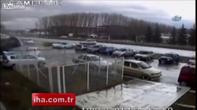 припарковался