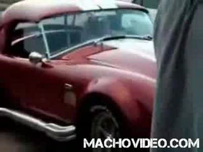 разбить"AC Cobra"