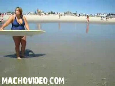 пышка ловит волну