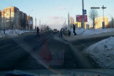 Фура устроила замес. Звук потише!