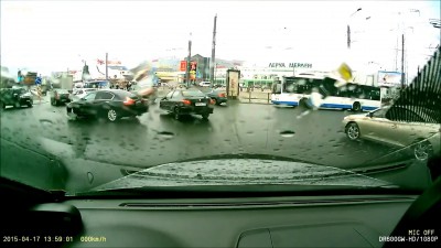 Фокусник летит на красный свет