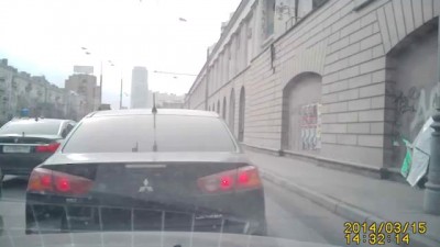 Самовыпилился об стену