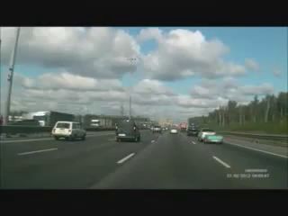 Ехал спокойно в правом ряду, как вдруг ВНЕЗАПНО!