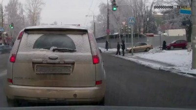 Водитель Нивы сбил пешехода. (Ижевск)