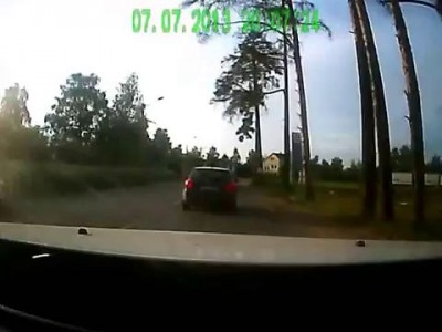 Проучил хулигана на дороге