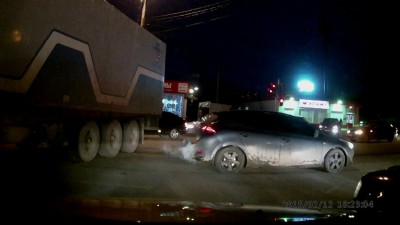 Занял перекресток? Сейчас я тебя подрихтую!