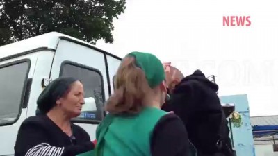 Дагестанцы избивают полицейского