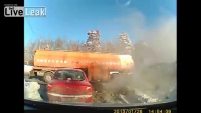 Лобовое столкновение под фуру