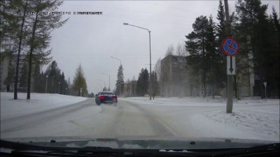 Деблоид на Скайлайне с летней резиной