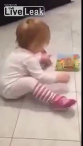 Ребёнок и цыплёнок.