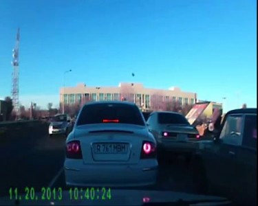 Агрессивные женщины за рулем!!! Актау