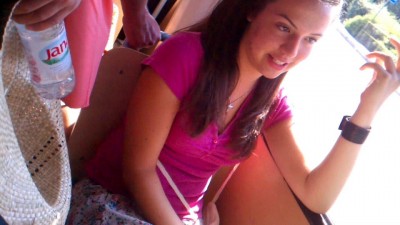 Эмоционирующая девушка из хорватии:)