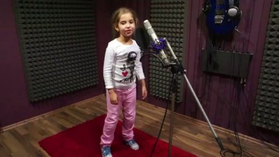 Alexandra Deliu - Hot right now 