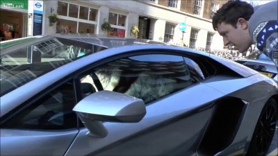 Араб и его игрушка  Lamborghini Aventador