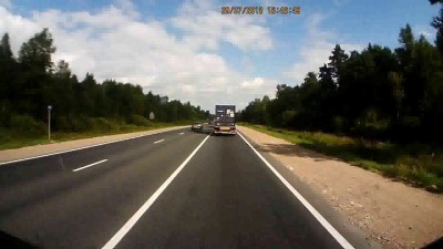 Мудак на Priora спровоцировал лобовое ДТП на М10