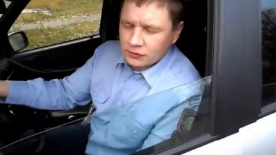 Пьяный в хлам полковник полиции разбил 3 авто и пытался убежать с места ДТП!!!