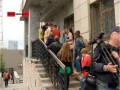Репортёры испортили очную ставку экс-прокурора и беременной. Real video