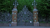 46.Знаменитая решетка и ворота Михайловского сада