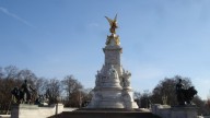 в честь Виктории в Лондоне