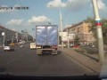 Hyundai Getz, восклицательный знак, крутой поворот...