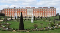 Hampton_Court_Privy_Garden_-_geograph.org.uk_-_1800722