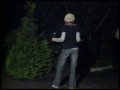 Девушка танцует тектоник