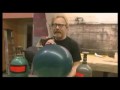 Разрушители мифов: гелий и гексафторид серы