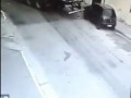 Фура случайно зацепила легковушку)))