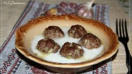 фрикадельки с соусом
