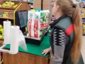 Ангельское терпение сотрудников магазина